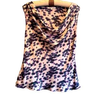 3/10 Beautiful sleeveless silk blouse